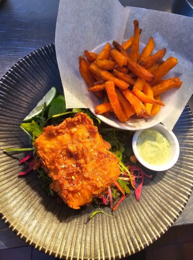 Vegetarian halloumi, wakame salad at the Crown Devizes